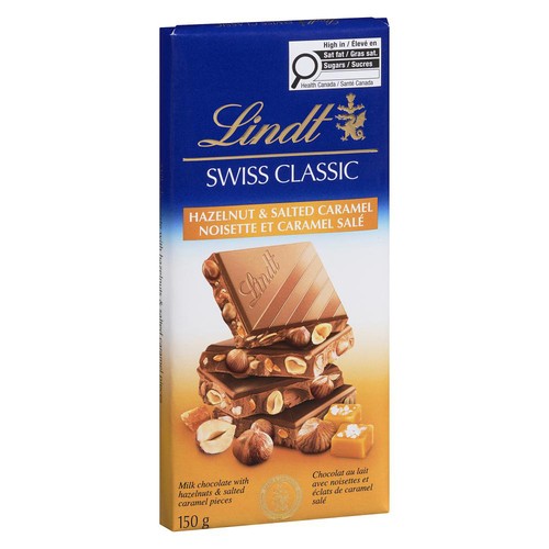 Lindt Swiss Classic Milk Chocolate Bar Hazelnuts & Salted Caramel Pieces 150 g