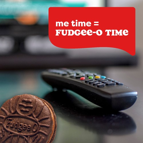 Fudgee-O Sandwich Cookies Chocolatey Creme Filled 488 g