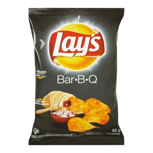 Lay's Bar-B-Q Flavoured Potato Chips (small bag) 66 g