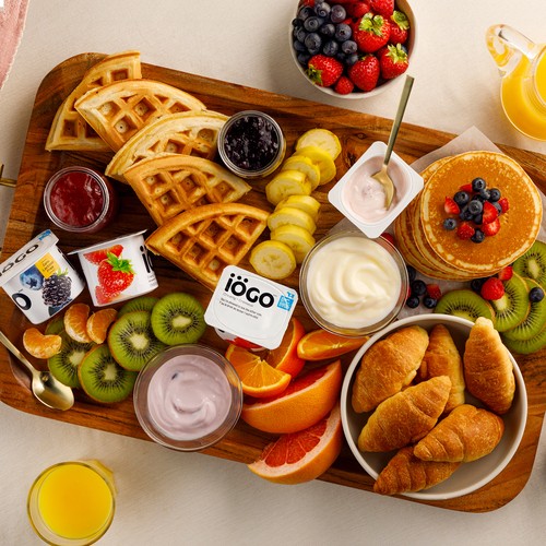 iÖGO Lactose-Free 1% Yogurt Cups Creamy Cherry Lemon Blackberry-Blueberry Vanilla 16 x 100 g