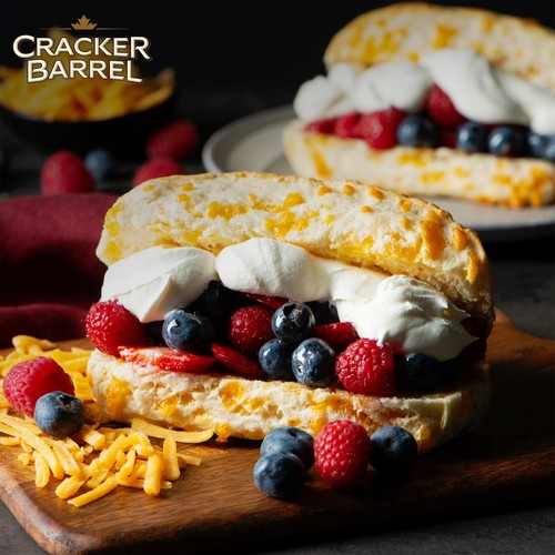 Cracker Barrel Shredded Cheese Old Cheddar 320 g