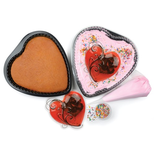 Seasonal Cake Decorating Kit Heart 500 g