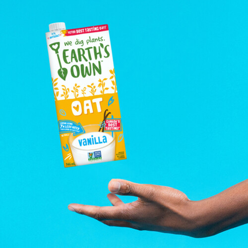 Earth's Own Oat Milk Vanilla Plant-Based Beverage Dairy-Free 946 ml