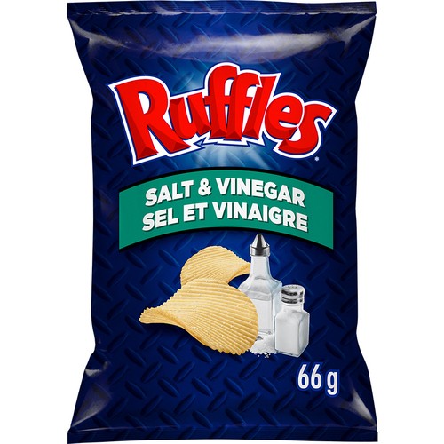 Ruffles Salt & Vinegar Flavoured Potato Chips (small bag) 66 g