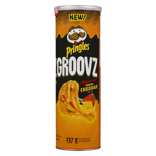 Pringles Groovz Potato Chips Applewood Smoked Cheddar 137 g