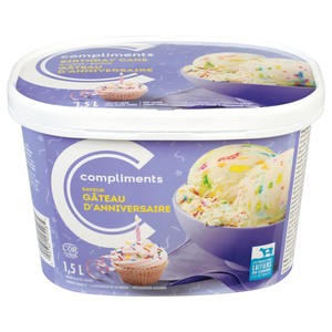Compliments Crème glacée à saveur de Gâteau de fête 1.5 L