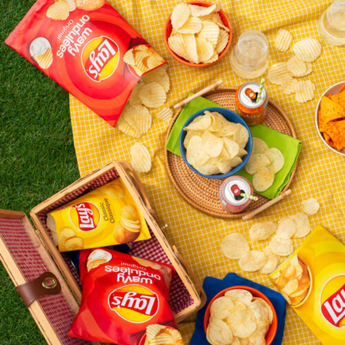 Lay's Potato Chips Sour Cream & Onion Flavoured (small bag) 66 g