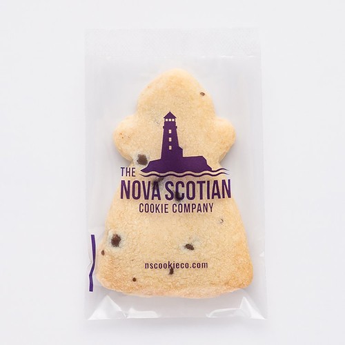 The Nova Scotian Cookie Company Assorted Shortbread Cookies Suitcase 12 Pack 300 g