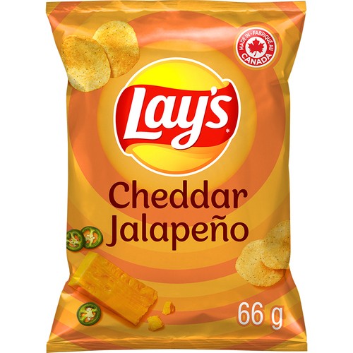 Lay’s Cheddar Jalapeño Flavoured Potato Chips (small bag) 66 g
