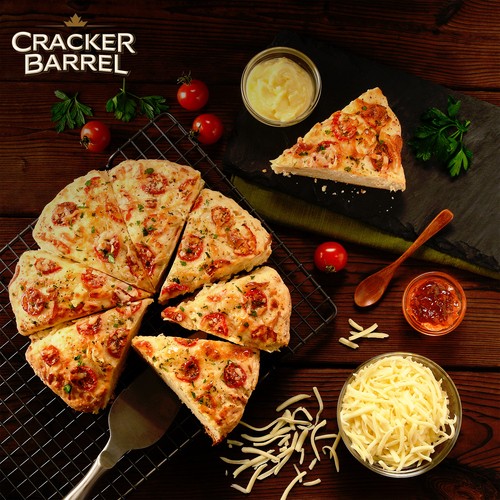 Cracker Barrel Shredded Cheese 3 Cheese Pizza 320 g
