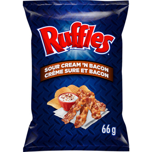 Ruffles Sour Cream 'n Bacon Flavoured Potato Chips (small bag) 66 g