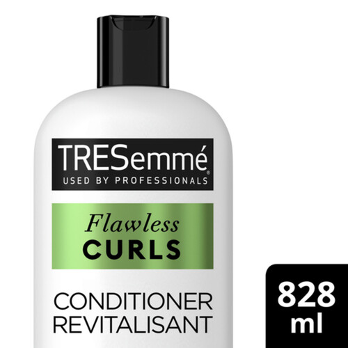 TRESemmé PRO Style Tech Conditioner Flawless Curls + Coconut Essence 828 ml